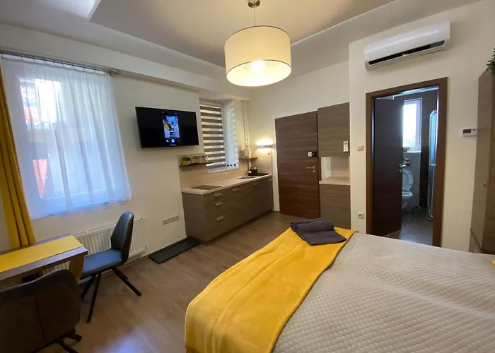 Gazde/Camere de închiriat Frank & Fang Mk1 *