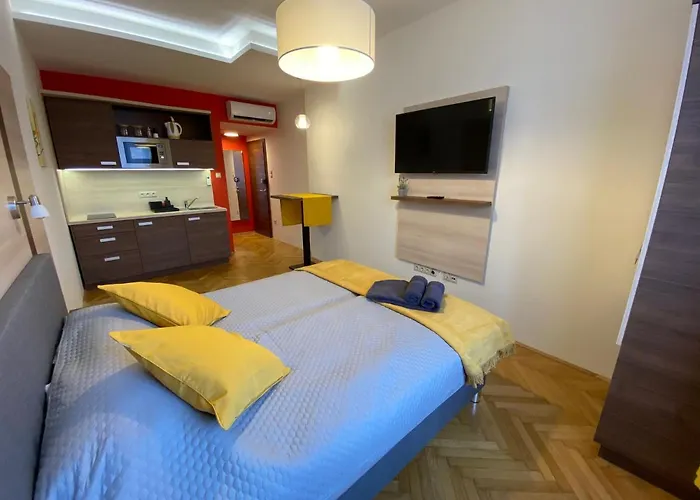 Frank & Fang Mk1 * Budapesta